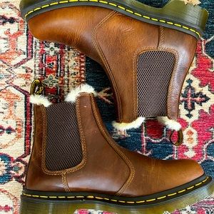 NEW Dr Martens 2979 w/cozy faux fur